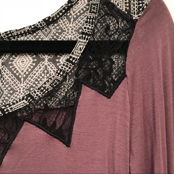 BKE Boutique Womens Long Sleeve Top Size XS Sheer Lace Neck - Picture 3 of 5